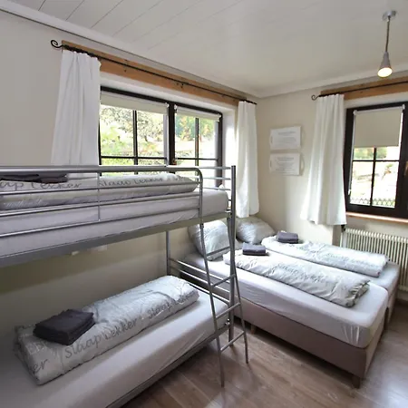 In Near Slopes レオガング