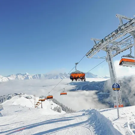 In Near Slopes Леоганг