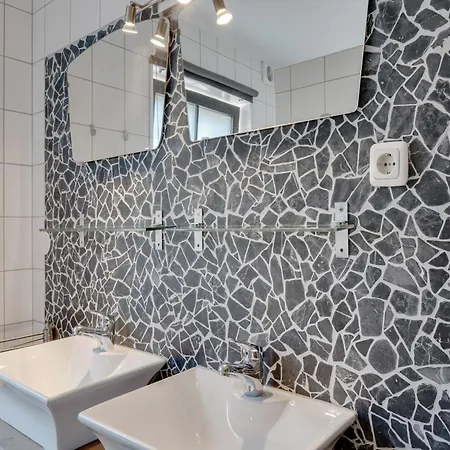 シャレー In Near Slopes レオガング